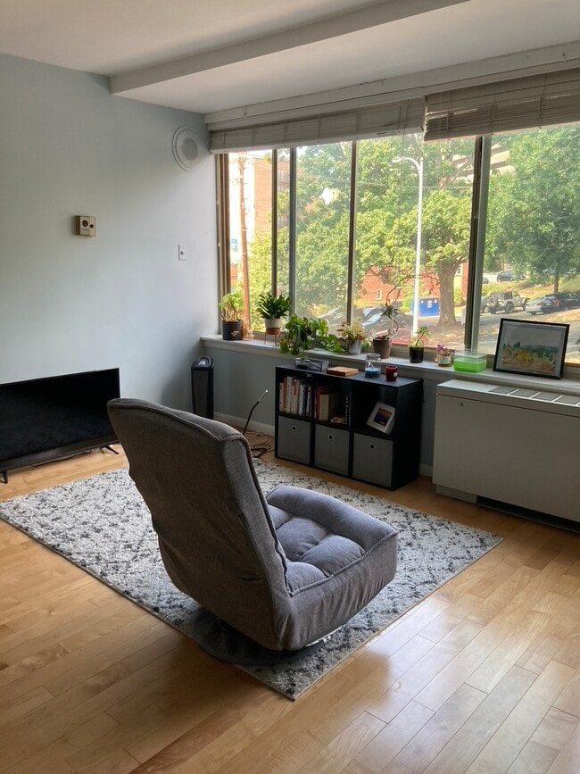 property at 1210 N Taft St