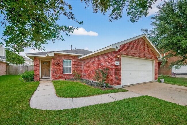 3123 Sun Terrace Ln in Dickinson, TX - Building Photo - Building Photo