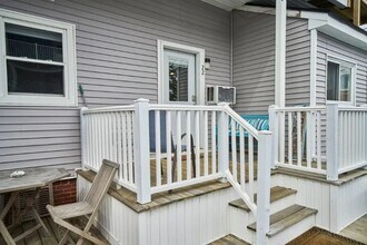 3 Bay Ave in Old Orchard Beach, ME - Building Photo - Building Photo