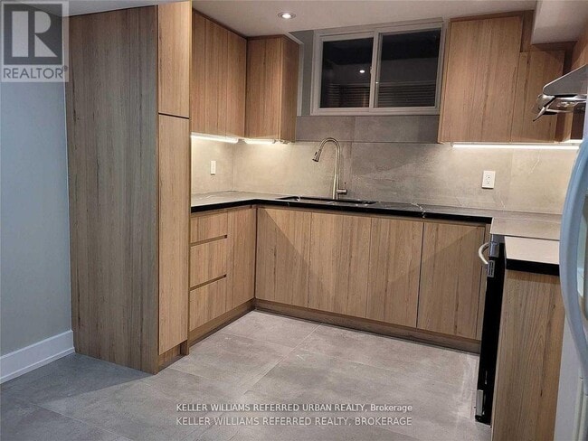 property at 920 Stonehaven Ave