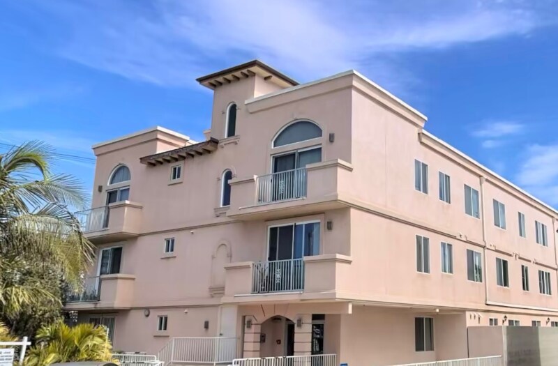 1412 S Sherbourne Dr in Los Angeles, CA - Building Photo