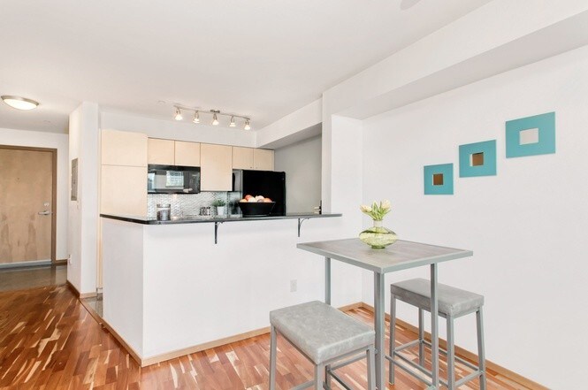 412 11th Ave, Unit 410 in Seattle, WA - Foto de edificio