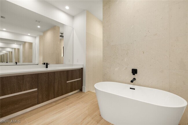 property at 1587 Golden Gate Blvd W