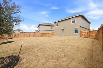 5106 Blind Shot in San Antonio, TX - Building Photo - Building Photo