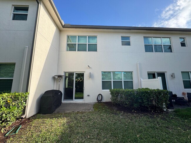 8975 Kingsmoor Wy in Wellington, FL - Building Photo - Building Photo