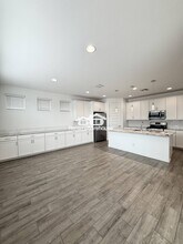 4345 N 94th Dr in Phoenix, AZ - Foto de edificio - Building Photo