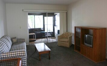 10455 Carrollwood Estates Dr in Tampa, FL - Building Photo - Building Photo