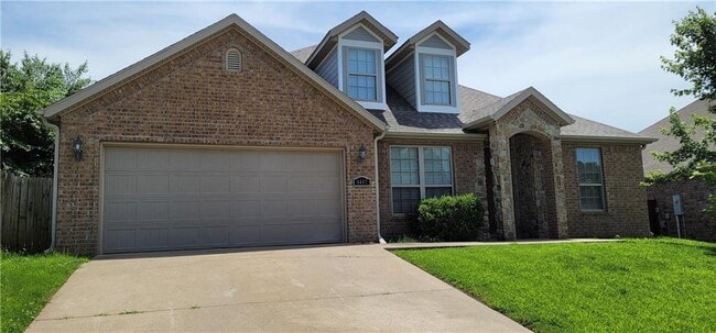 property at 4403 SW Acres Ave