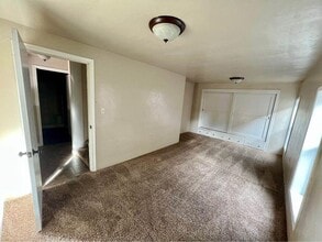 230 SW Spring St in Grants Pass, OR - Building Photo - Building Photo