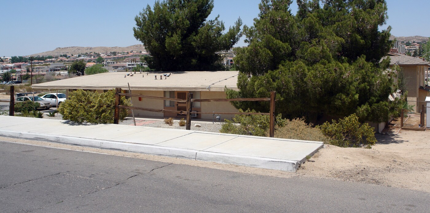 15771 Kasota Rd in Apple Valley, CA - Building Photo