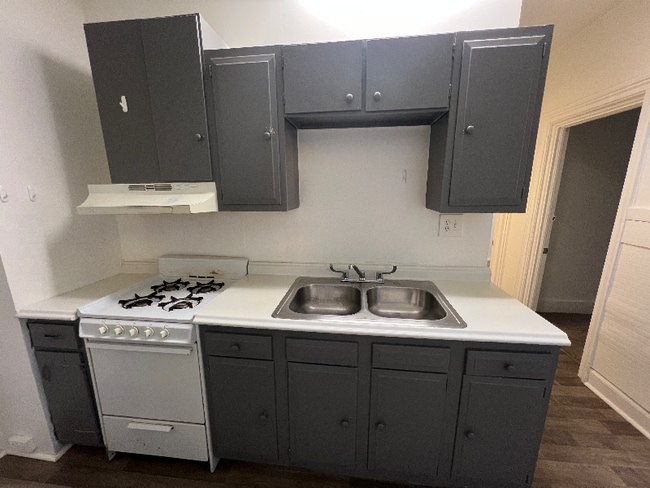 2171 12th St, Unit Left in Troy, NY - Foto de edificio - Building Photo