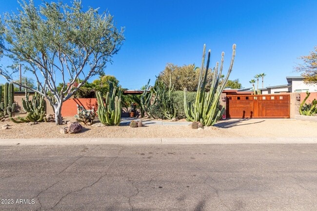property at 5018 N 71st Pl