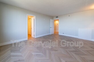 400 E Colonial Dr in Orlando, FL - Building Photo - Building Photo