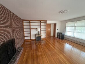 19 Cresthill Rd, Unit #1 in Boston, MA - Building Photo - Building Photo