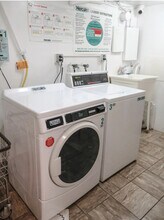 346 E 76th St in New York, NY - Building Photo - Building Photo