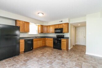 12971 Quarterback Ln in Fishers, IN - Building Photo - Building Photo