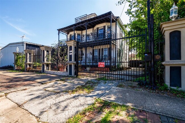 2505 Austin St, Unit B in Houston, TX - Building Photo - Building Photo