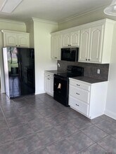 36497 Stanton Hall Ave in Denham Springs, LA - Foto de edificio - Building Photo