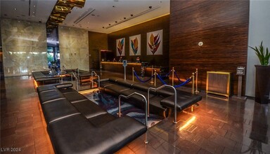 4381 W Flamingo Rd, Unit 2101 in Las Vegas, NV - Building Photo - Building Photo