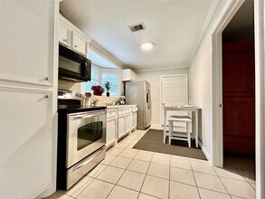 4731 Bicentennial Ct in Houston, TX - Building Photo - Building Photo