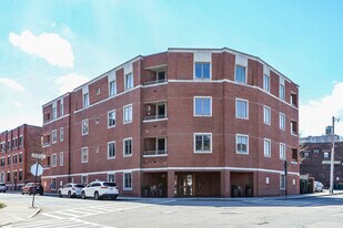 11 Longwood Ave in Brookline, MA - Building Photo