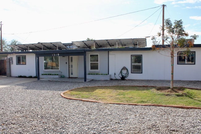 property at 1319 E Orangewood Ave