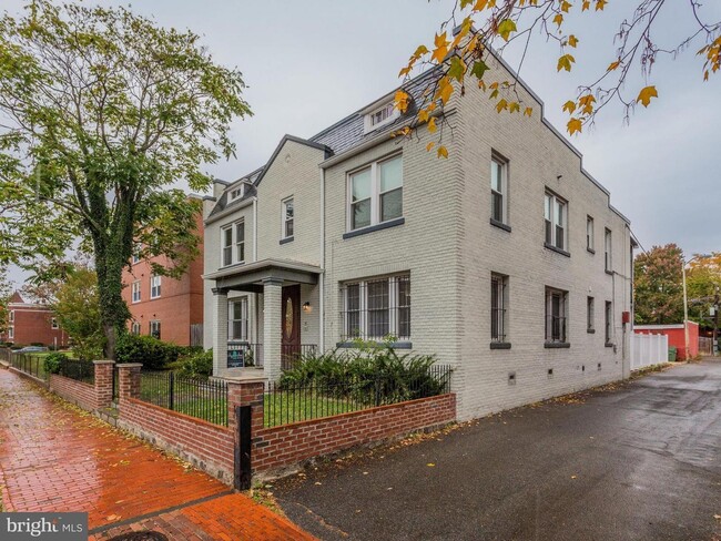 property at 1412 A St SE