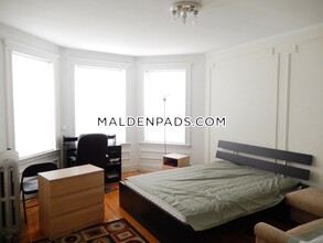 94 Maple St in Malden, MA - Building Photo - Building Photo