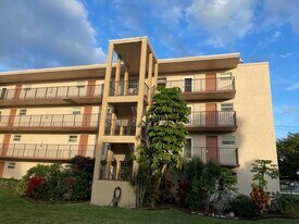 225 Bonnie Blvd in Palm Springs, FL - Building Photo