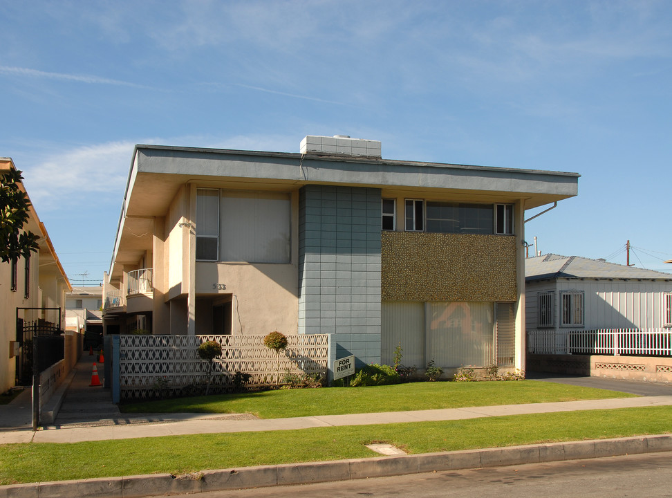 533 S Flower St in Inglewood, CA - Foto de edificio