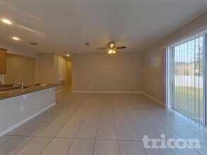 676 Meadow Pointe Dr in Haines City, FL - Building Photo - Building Photo