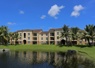 Portofino in Lake Worth, FL - Foto de edificio - Building Photo