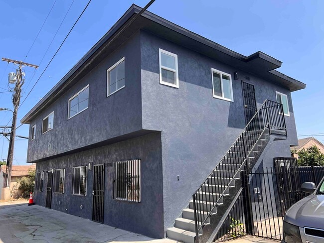 945 W 76th St in Los Angeles, CA - Building Photo - Building Photo