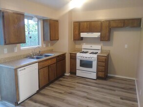 1724-1726 Potomac Ave in Ventura, CA - Building Photo - Building Photo