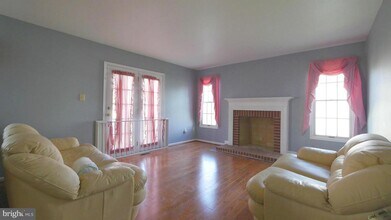 14119 Forest Ridge Dr in North Potomac, MD - Building Photo - Building Photo