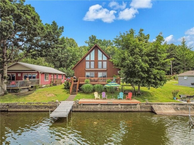 property at 36 Ten Broeck Ln