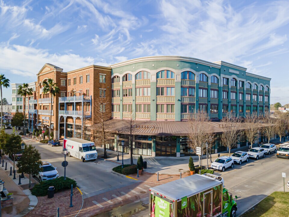 Units 206, 222, 228, 402,404 and 410 in Baton Rouge, LA - Foto de edificio