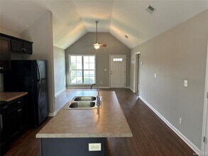 6320 Burbank Crossing Loop in Montgomery, AL - Foto de edificio - Building Photo