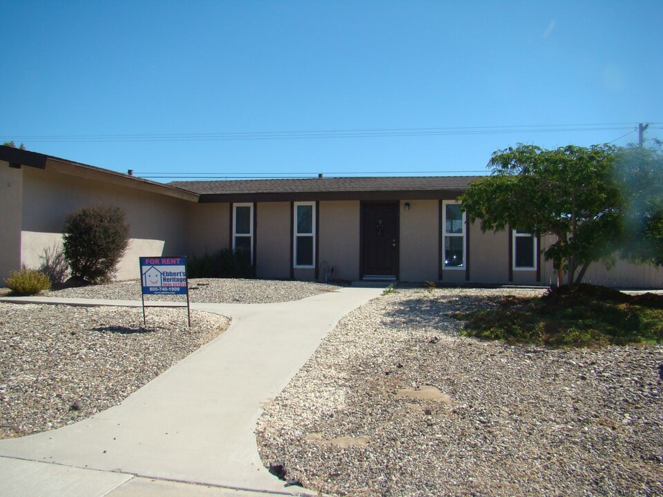 3710 Rucker Rd in Lompoc, CA - Building Photo