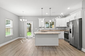 406 Walters Cir in Fort Walton Beach, FL - Building Photo - Building Photo