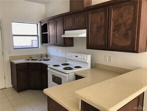 3000 E Diamondhead Ave, Unit A in Mission, TX - Building Photo - Building Photo