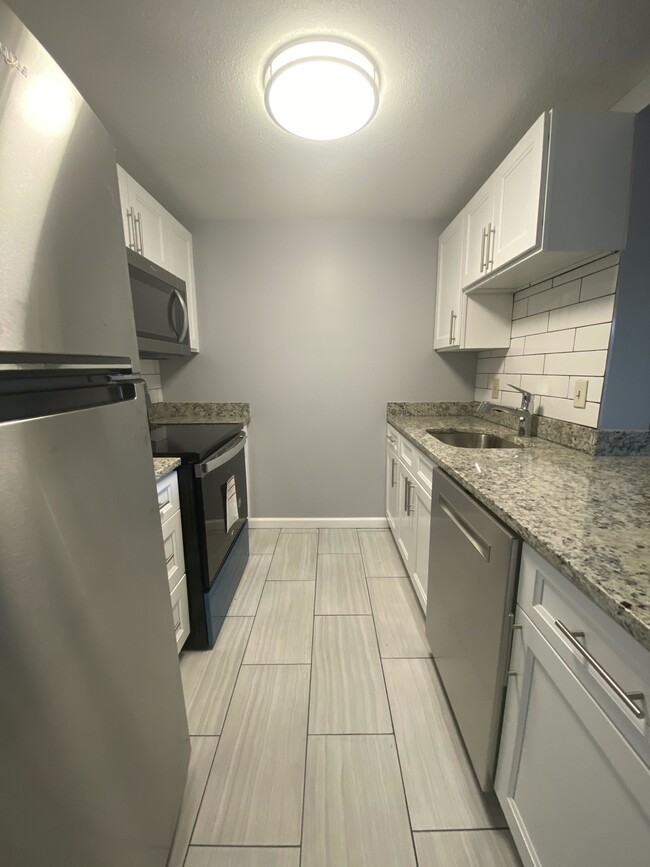104 Peterborough St, Unit 3B in Boston, MA - Building Photo - Building Photo