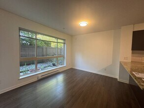 11665 Haney Byp in Maple Ridge, BC - Building Photo - Building Photo