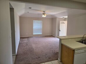 512 Jack Harris St in Gunter, TX - Building Photo - Building Photo