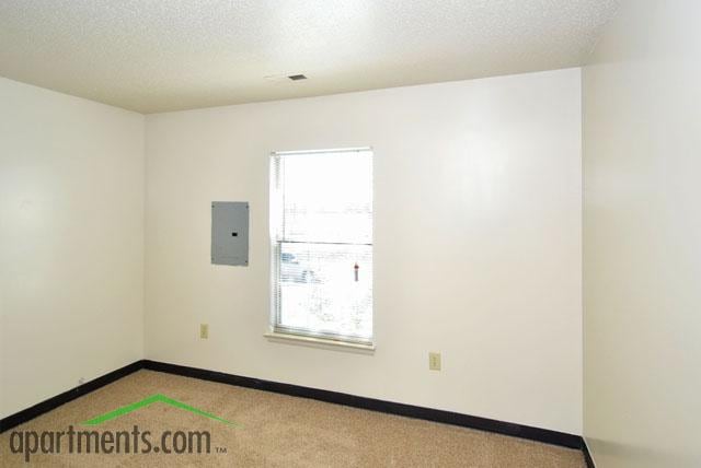 Victory Village in Portsmouth, VA - Building Photo - Interior Photo