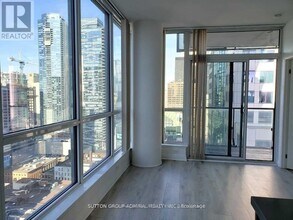 8 Mercer St in Toronto, ON - Building Photo - Building Photo