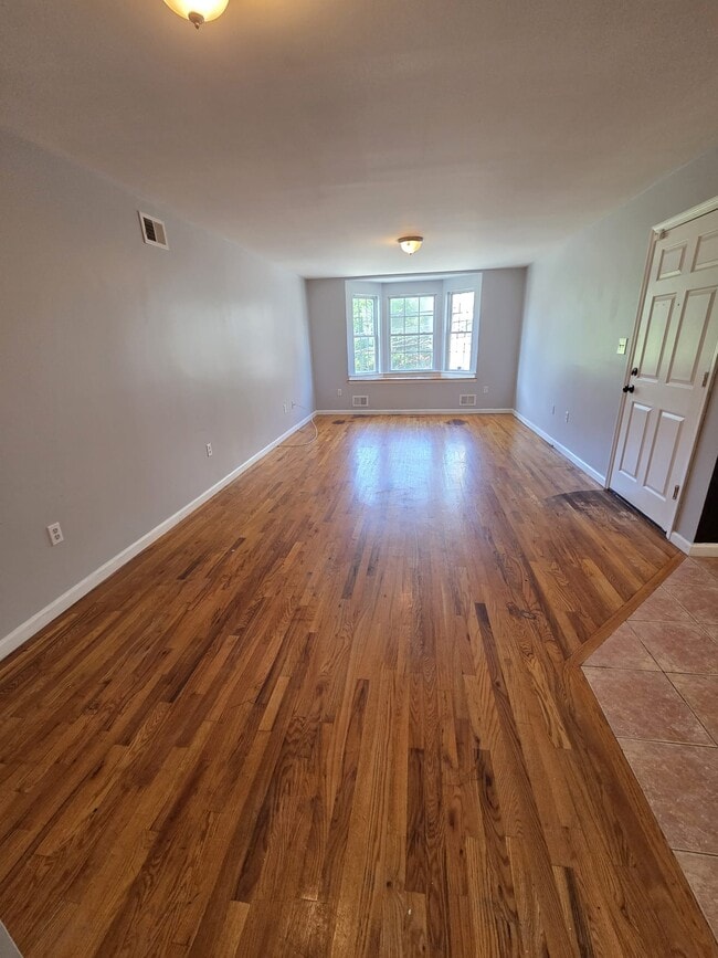 504 S 14th St, Unit 1 in Newark, NJ - Foto de edificio - Building Photo