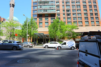 One Carnegie Hill in New York, NY - Foto de edificio - Building Photo