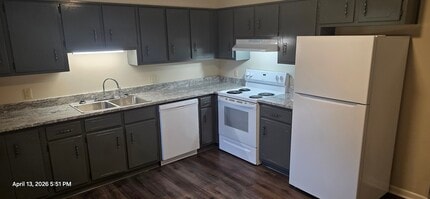 608 Morrison St, Unit 608B Morrison Street in McMinnville, TN - Foto de edificio - Building Photo