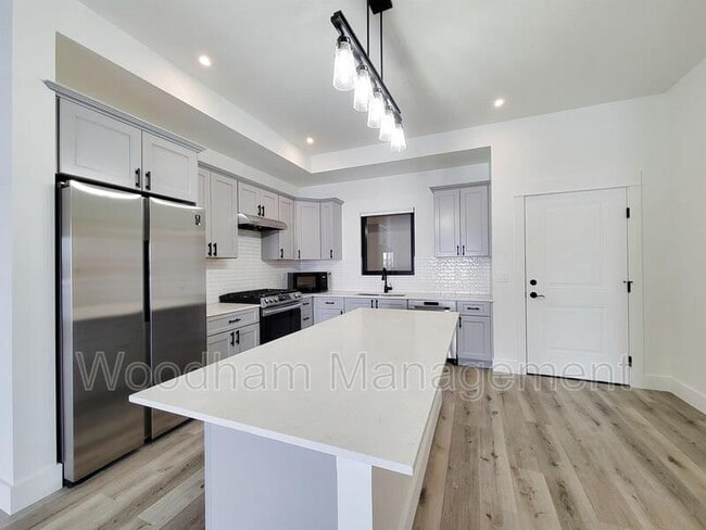 property at 1704 West Lincoln Street
